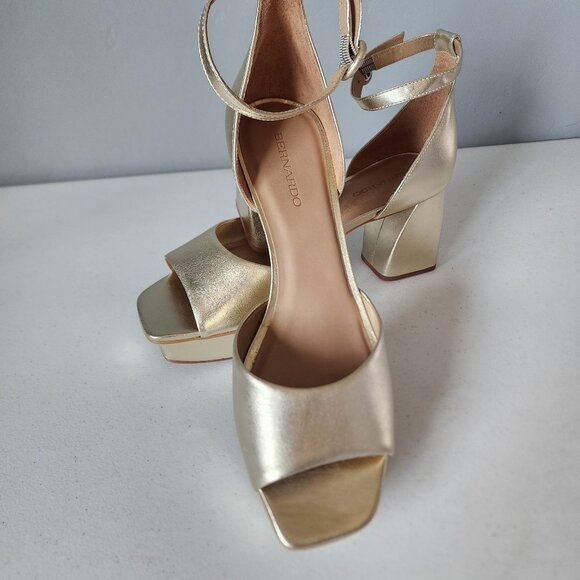 Bernardo Platform Sandals "LIKE NEW" - Picture 9 of 16